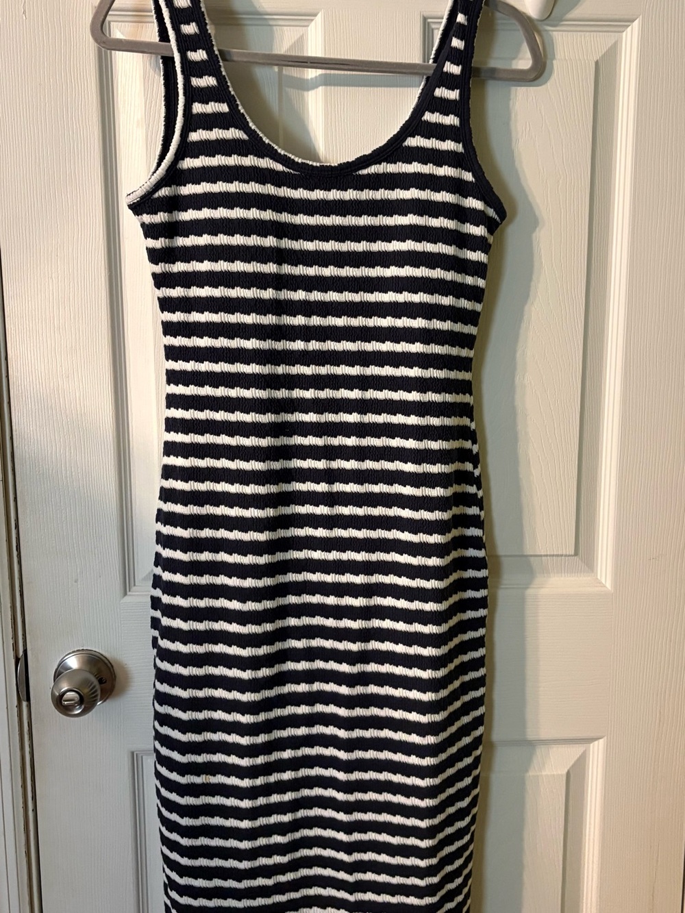 24/7 Scoop Neck Striped Knit Dress in Navy and White Size S